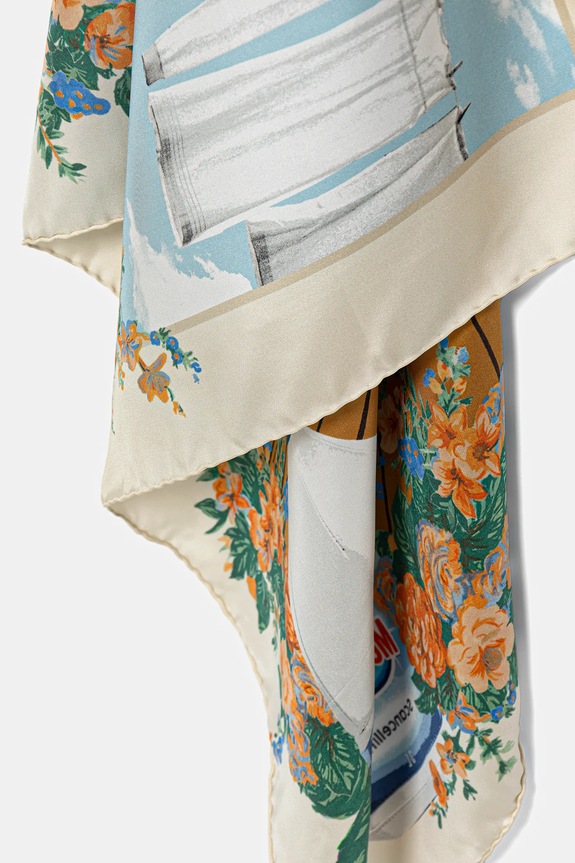 Hodvábna šatka Moschino M3378.03549 béžová SS26