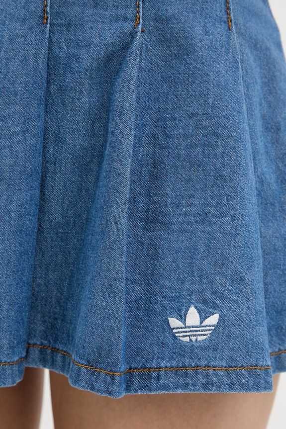 adidas Originals skladaná sukňa rifľová modrá KD5523
