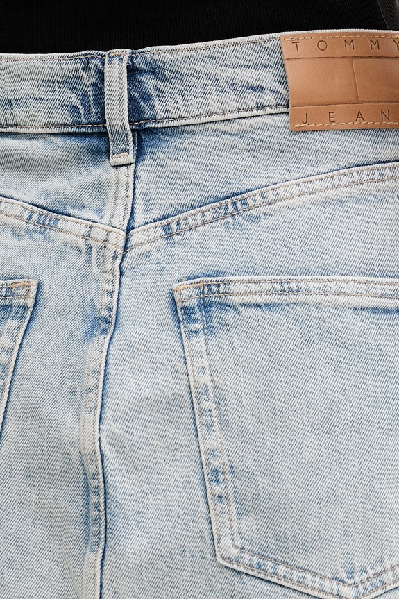 Tommy Jeans spódnica jeansowa niebieski DW0DW22716