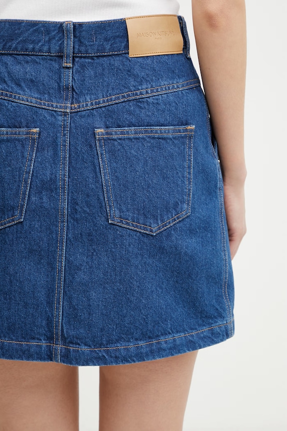 Maison Kitsuné пола от деним син QW01501WD4023