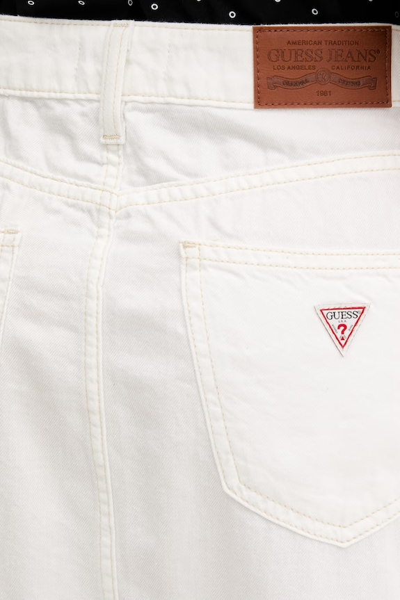Guess Jeans sukňa s rozparkom rifľová biela W6GD52.D5NW2