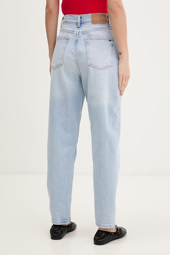 Odzież Tommy Jeans jeansy mom fit damskie DW0DW22993 niebieski