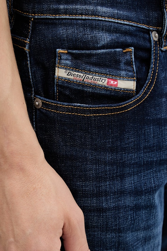 Diesel rifle slim fit pánske 2019 D-STRUKT L.32 tmavomodrá A03558.09L61