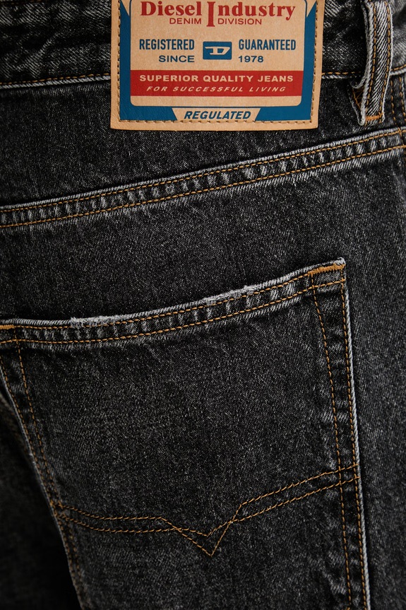 Diesel relaxed fit traperice za muškarce D-RISEL L.32 siva A06370.007DN