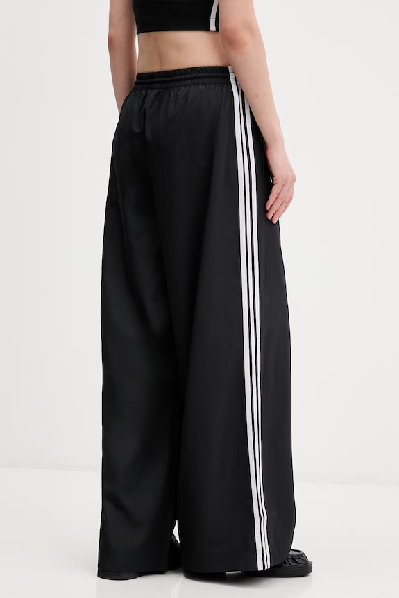 Ρούχα adidas Originals παντελόνι επίσημο γυναικείο Firebird KD2914 μαύρο