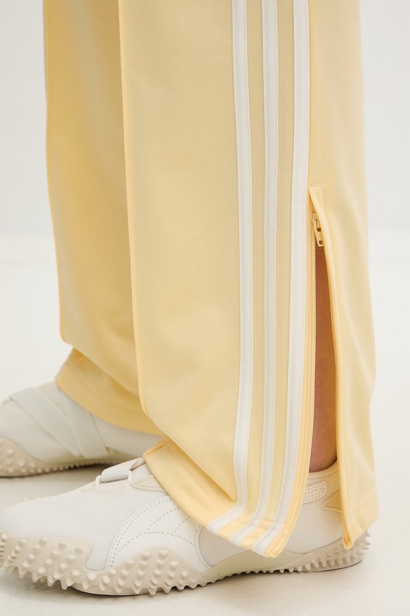 adidas Originals pantaloni de trening pentru femei galben KD3650