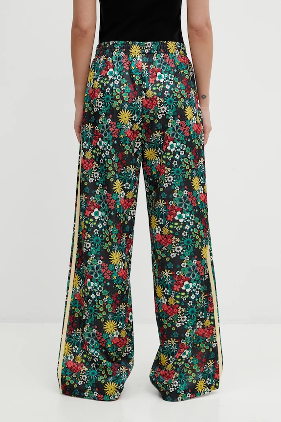 Îmbrăcăminte adidas Originals pantaloni de trening adidas x Liberty KD5561 negru