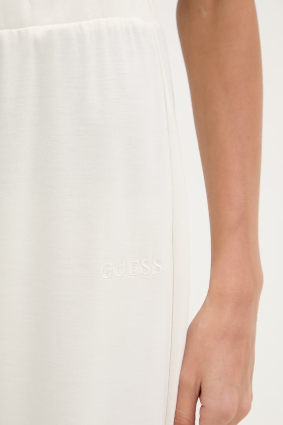 Guess pantaloni de trening pentru femei JUNIE bej O6GB01.KCQP2