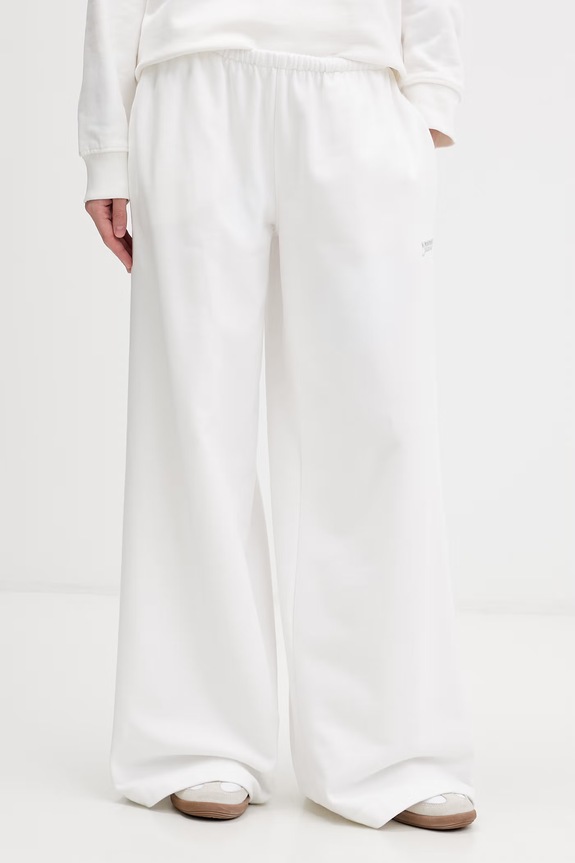 Tommy Jeans teplákové nohavice dámske bavlnené béžová DW0DW22735