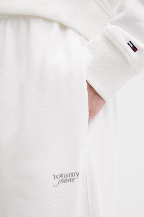 Tommy Jeans teplákové nohavice dámske bavlnené béžová DW0DW22735