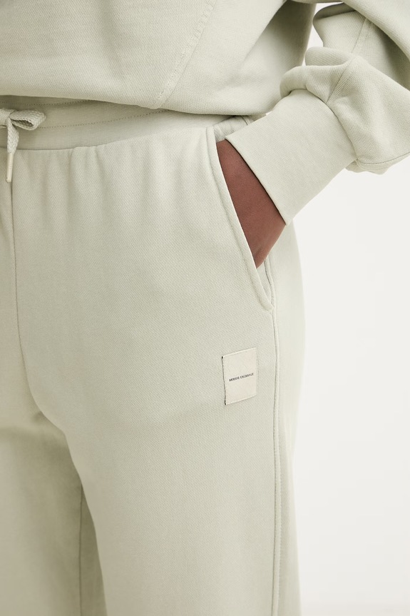 Armani Exchange spodnie dresowe damskie bawełniane beżowy XW001733.AF18990