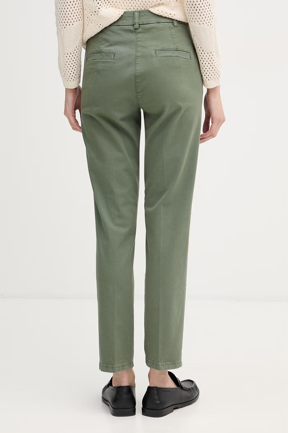 Oblečenie United Colors of Benetton nohavice chinos dámske bavlnené s elastanom 4Y77DF0AW zelená