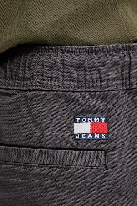 Tommy Jeans nadrág szürke DM0DM23102