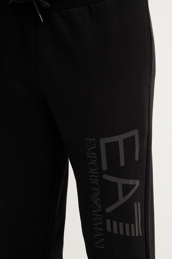 Памучен спортен панталон EA7 Emporio Armani черен AF22266.7M001415