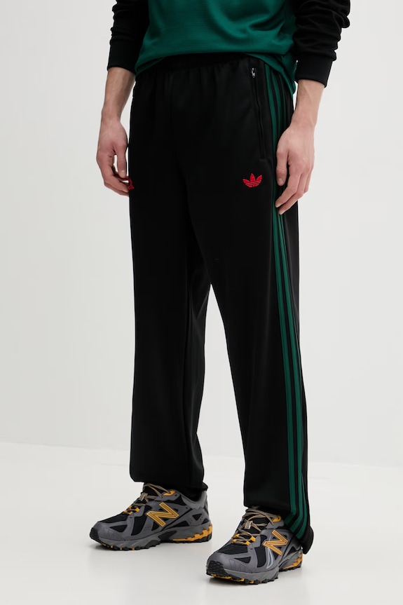 Donji dio trenirke adidas Originals natpis crna KD0453