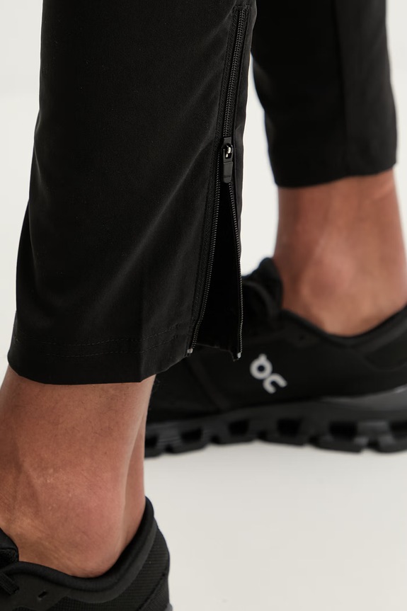 Puma pantaloni de antrenament Essential Woven negru 525916