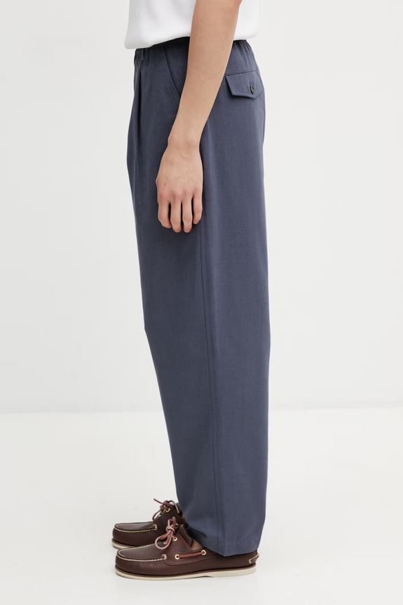 Maison Kitsuné spodnie męskie QM01104WW9107 niebieski SS26