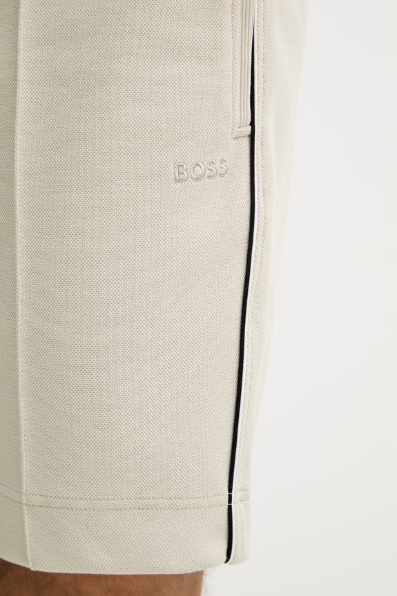 BOSS Green Pantaloni scurți bărbați bej 50561776