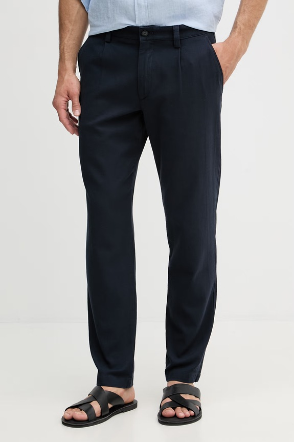 BOSS Orange hlače chinos za muškarce od pamuka s elastanom Pleated mornarsko plava 50559158