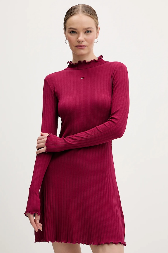Рокля Tommy Jeans еластичен розов DW0DW22576