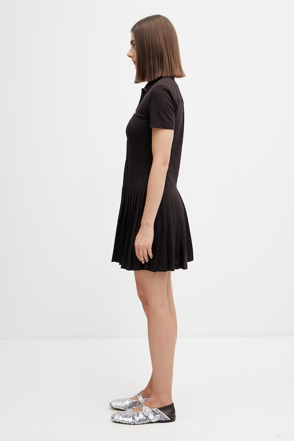 Lacoste sukienka gładka z bawełną EF1822 brązowy SS26