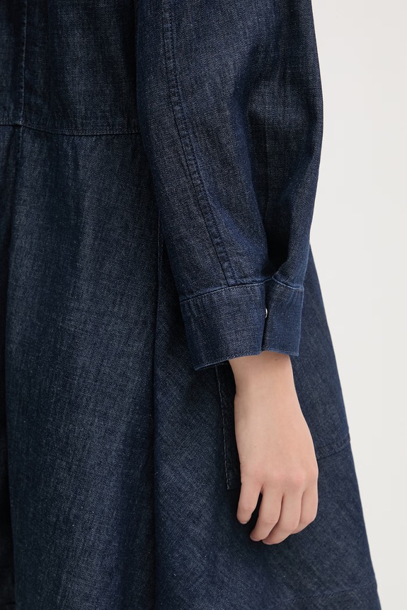 United Colors of Benetton šaty džínové 40QFDV0CA námořnická modř