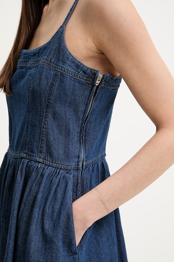 Levi's šaty s rozšíreným strihom rifľové JOLENE DENIM 005IG.0001 modrá