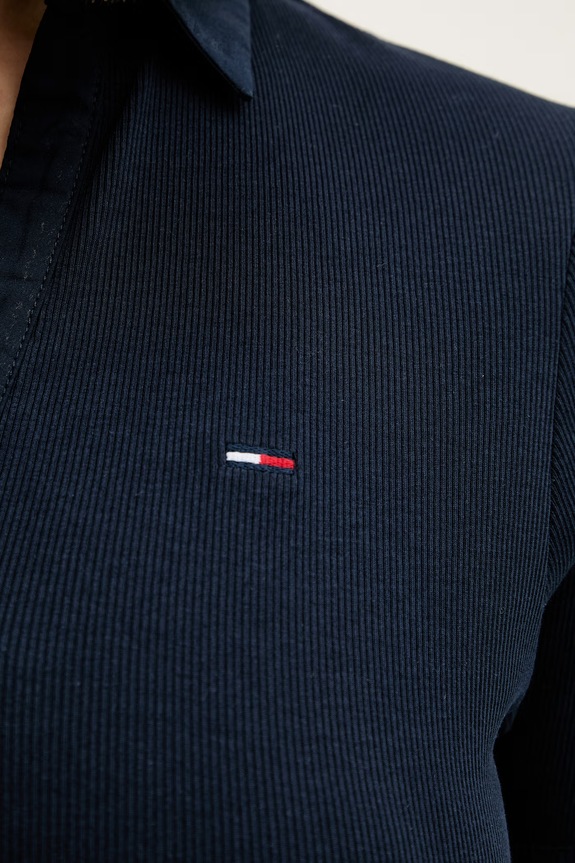 Tommy Jeans sukienka z bawełną granatowy DW0DW22331
