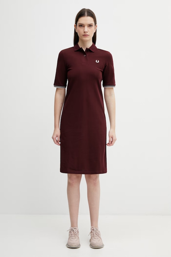Fred Perry rochie din bumbac mini burgundia D2179