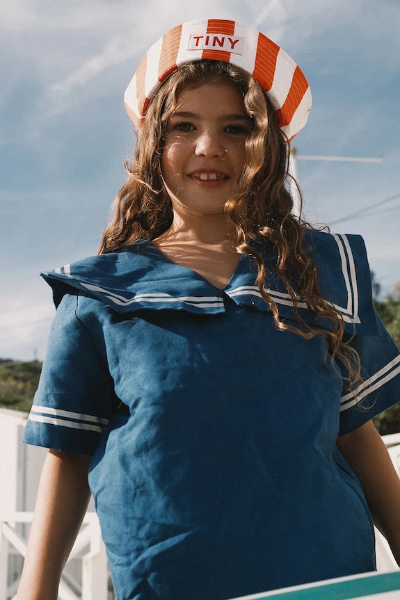 Detské šaty s prímesou ľanu Tinycottons STRIPES TINY DRESS SS26.222 modrá