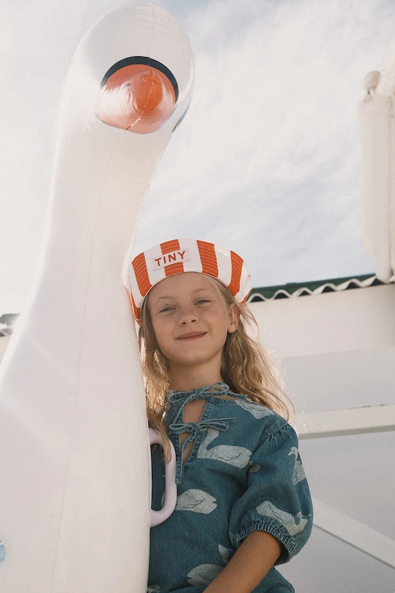 Dievčenské bavlnené šaty Tinycottons BIG SWANS DRESS SS26.325 modrá