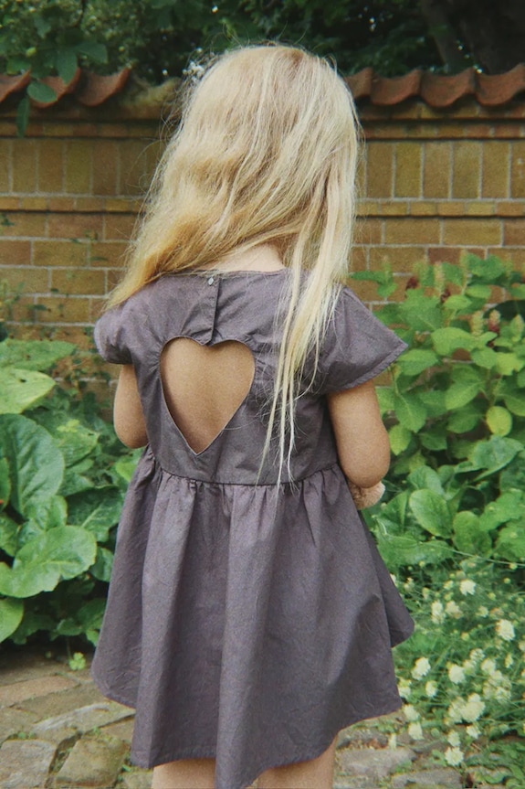 Konges Sløjd sukienka bawełniana HEARLY DRESS GOTS szary KS105411.PPY2