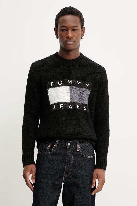 Sveter s prídavkom alpaky Tommy Jeans s prímesou vlny čierna DM0DM22860