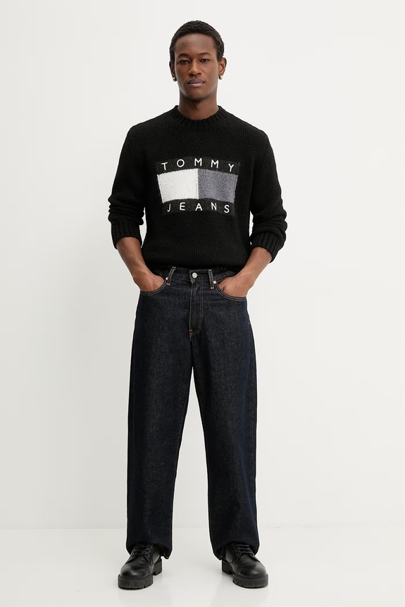 Sveter s prídavkom alpaky Tommy Jeans DM0DM22860 čierna SS26