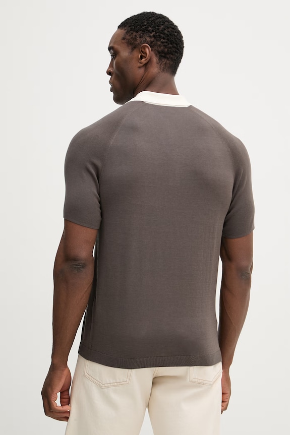 Ruházat Emporio Armani póló selyemkeverékből EM004622.AF25247 barna