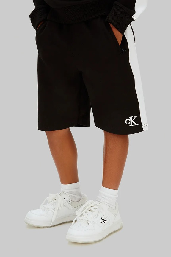 Calvin Klein Jeans szorty sportowe dziecięce bawełniane czarny LVCKSJC28B.128.176.PPY2
