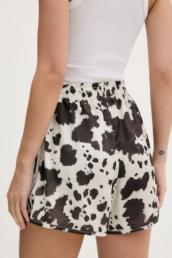 Oblečení Kraťasy adidas Originals Stn C Shorts KA2674 hnědá