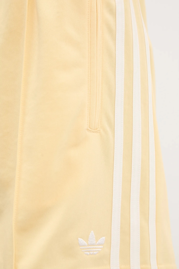 Kratke hlače adidas Originals rumena KD3669