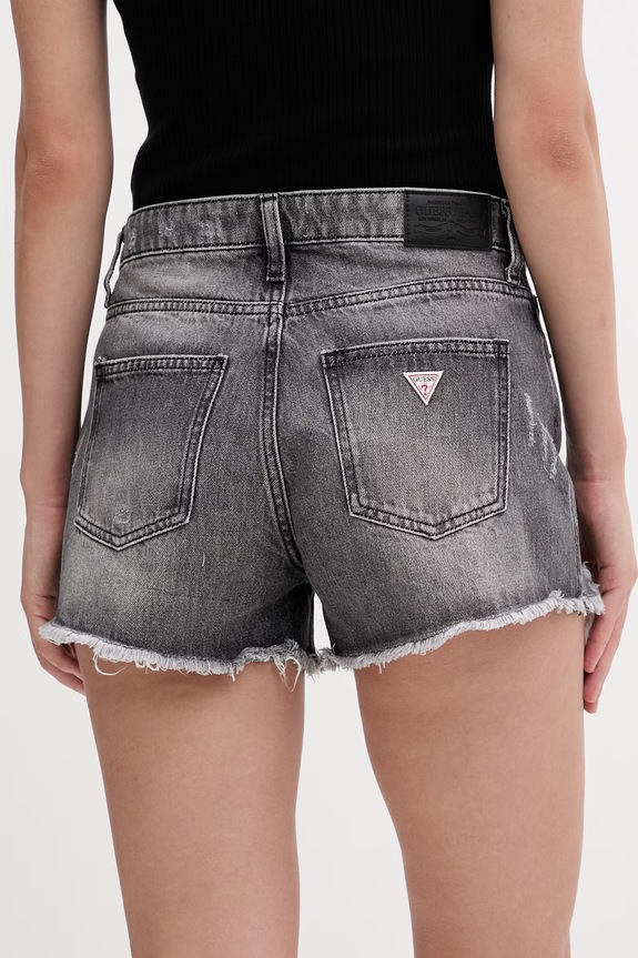 Ruházat Guess Jeans női farmer Rövidnadrág W6GDZ8.D6572 szürke