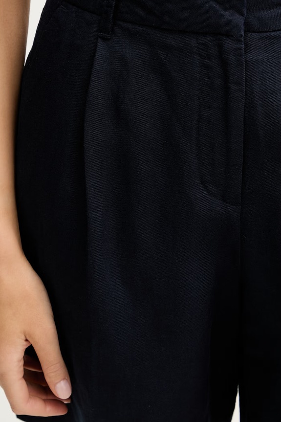 Gant σορτς γυναικεία με λινό σκούρο μπλε 4020131