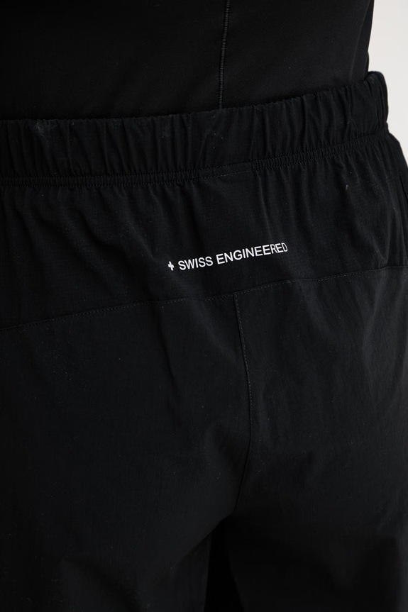 X-bionic σορτς Γυναικεία COREFUSION RUN DISCOVER μαύρο CF.R5AAS26W