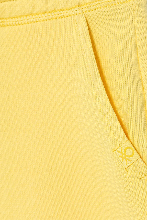 Chłopiec United Colors of Benetton szorty dziecięce bawełniane 3J68C901G.G.Stagionale żółty