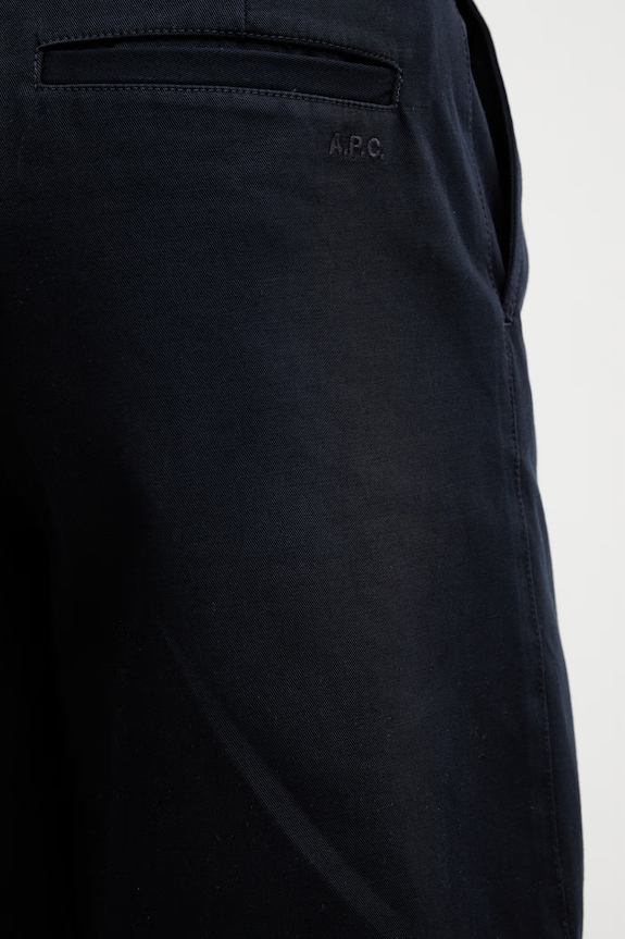 A.P.C. szorty męskie bawełniane granatowy COHNZ.H10020