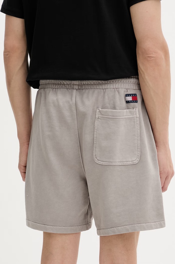 Oblečenie Tommy Jeans teplákové šortky pánske bavlnené DM0DM22696 hnedá