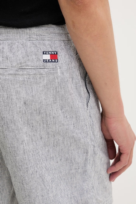 Tommy Jeans szorty męskie bawełniane z elastanem niebieski DM0DM22852