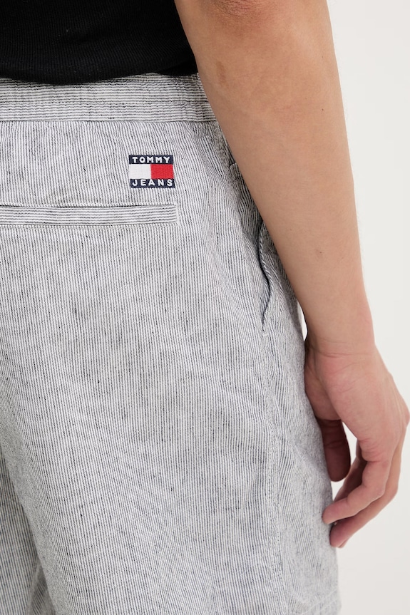 Tommy Jeans szorty męskie bawełniane z elastanem niebieski DM0DM22852