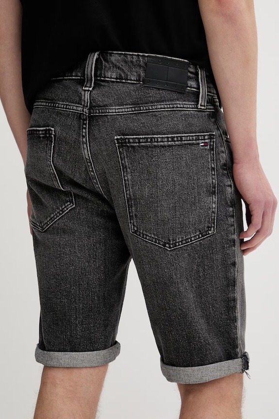 Oblečenie Tommy Jeans šortky pánske s bavlnou DM0DM22976 sivá
