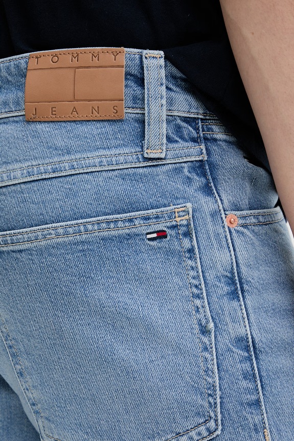 Tommy Jeans šortky pánske rifľové modrá DM0DM22979