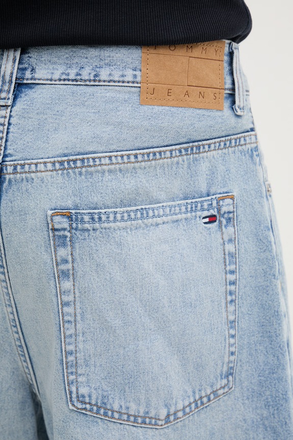 Tommy Jeans szorty męskie jeansowe niebieski DM0DM23007