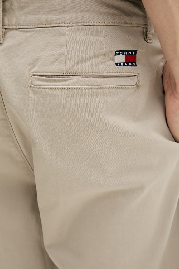 Tommy Jeans šortky pánske bavlnené s elastanom béžová DM0DM23068